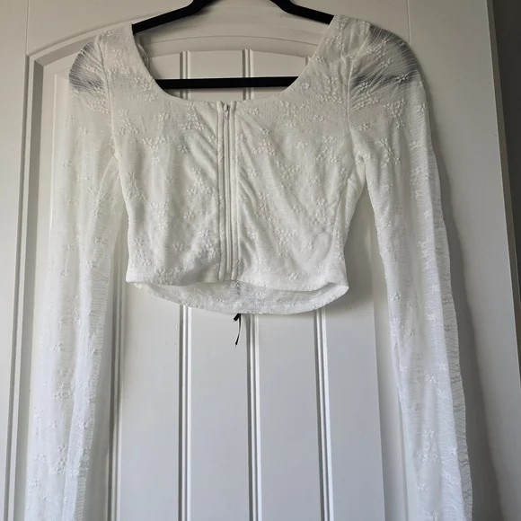 NWT Privy White Crop Top Small Lace Tie Front Cottagecore Long Sleeve Boho - Picture 10 of 11
